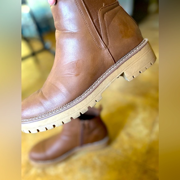 Brown boots - Picture 8 of 8